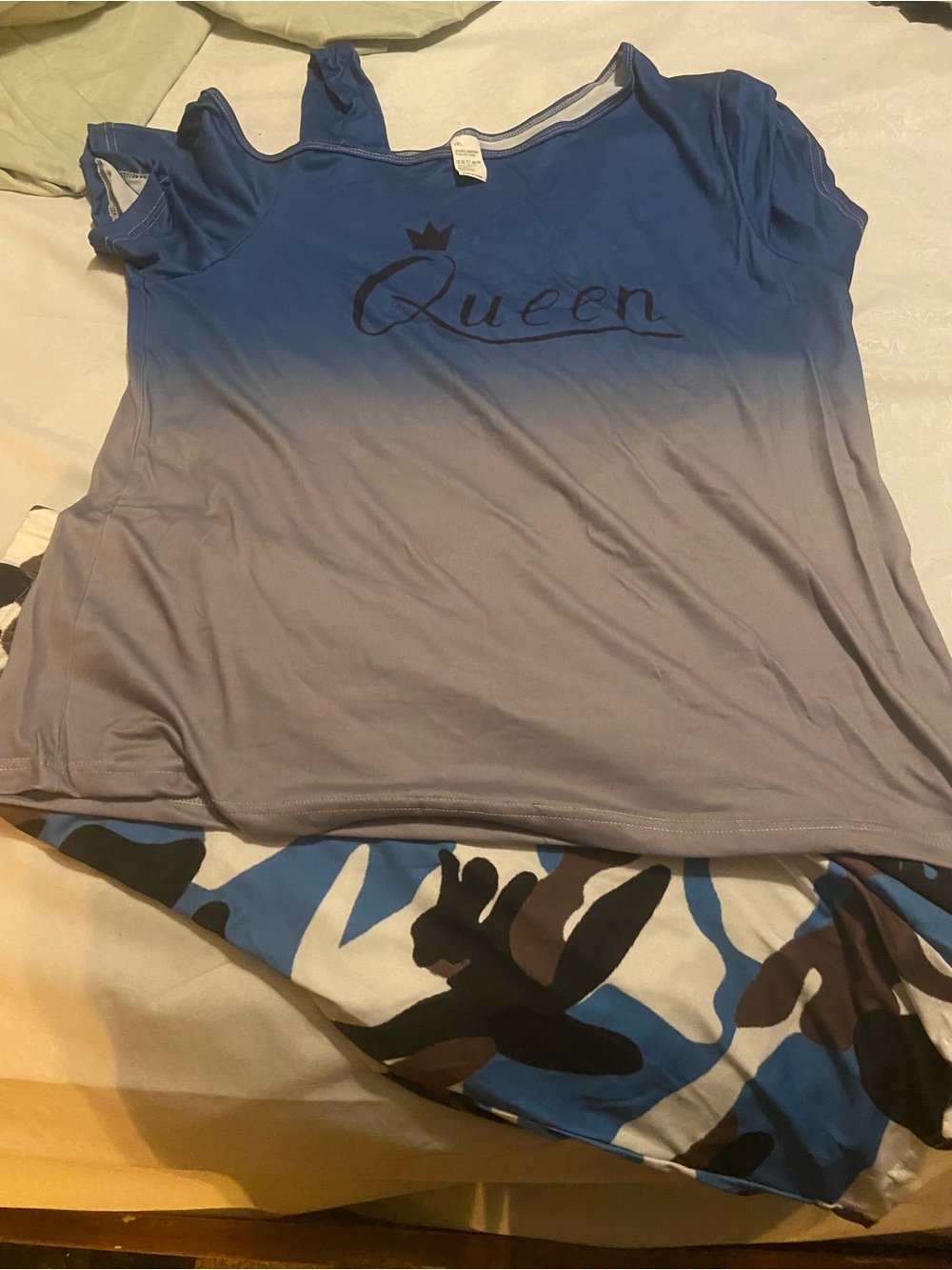 Queen Ombre Blue to Gray Graphic Tee and Capri set women’s